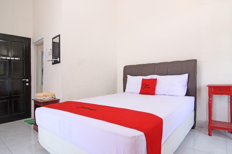 Hotel Reddoorz Near Umy Yogyakarta Ngabean Exterior foto
